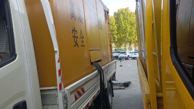天镇如何判断柴油发电机组和UPS电源的切换时间是否符合要求？
